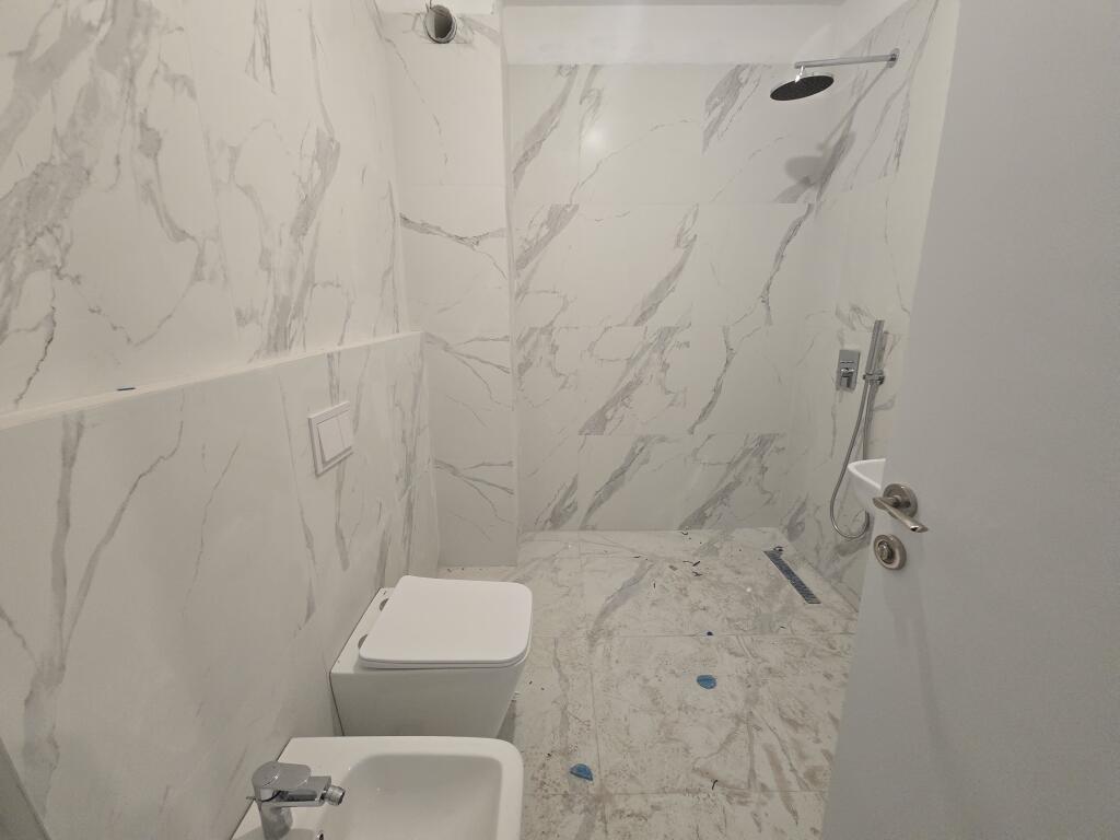 Apartament 2+1 ne shitje tek Rruga Barrikadave