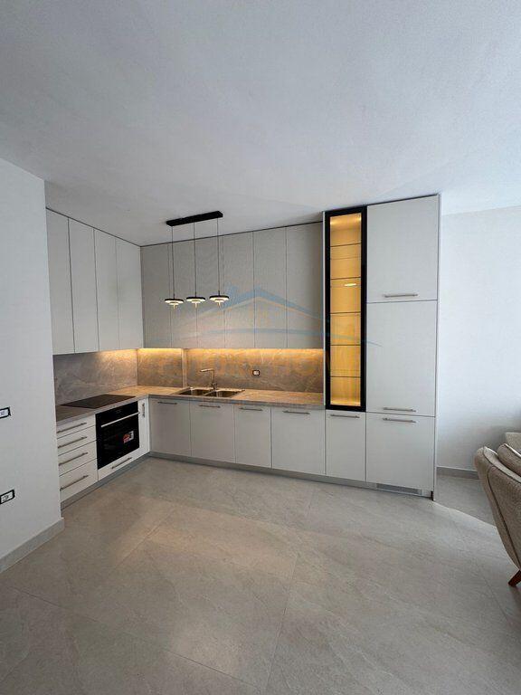 Qera Apartament 2+1+Post Parkimi,Komuna e Parisit