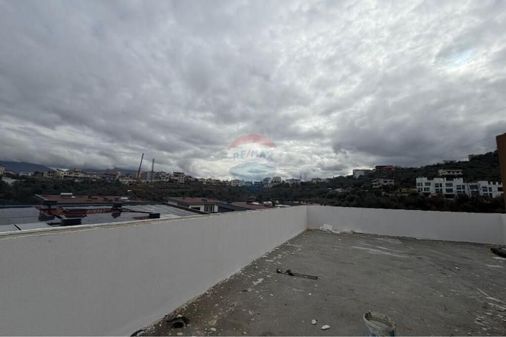 LIQENI I THATE, LAKE DIAMOND, VILE PER SHITJE