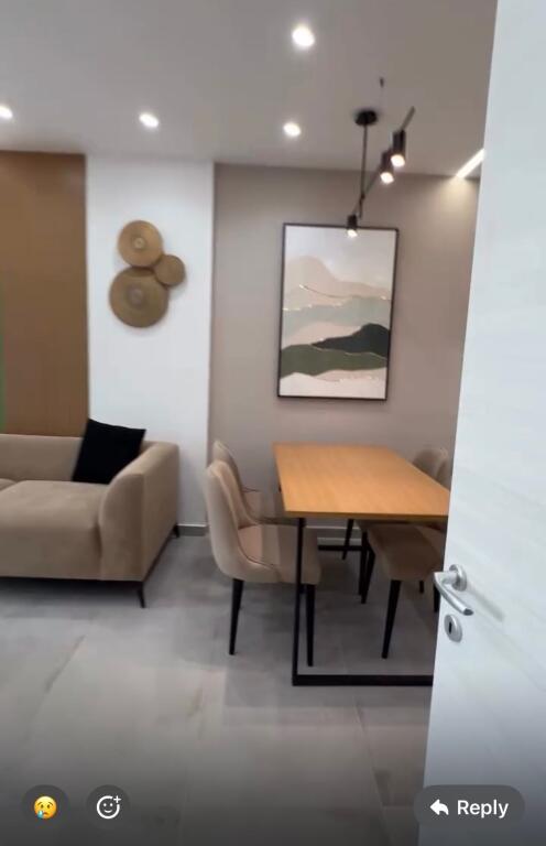 2+1,i mobiluar luks,pallatet e 88 ne laprake,800 me parkim