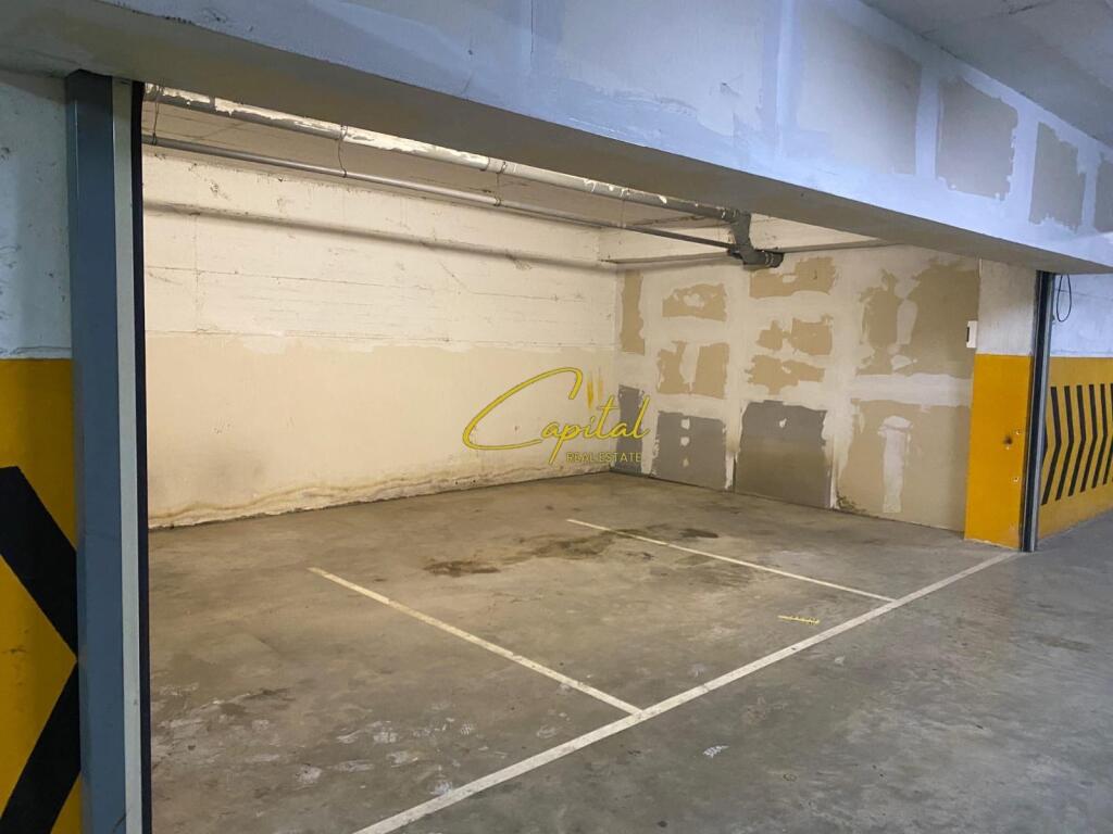 SHITEN 3 POSTE PARKIMI 49 M2 KOMPLEKSI GOLDEN PARK 3 6.900.000 LEKE