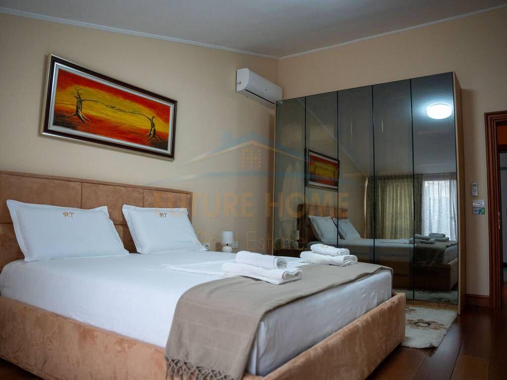 Shitet, Penthouse, Kodra e Diellit,Tiranë!!