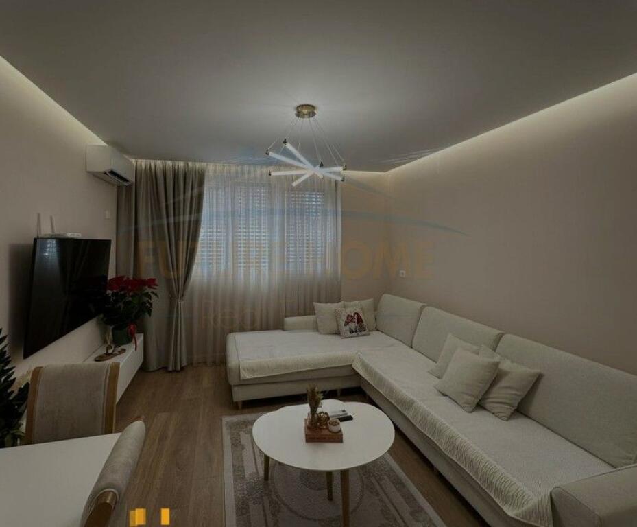 Shitet, Apartament 1+1+ Post Parkimi, Shkozë