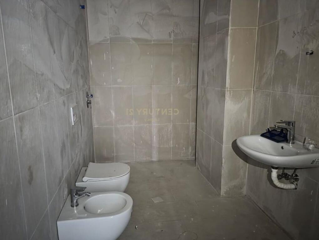 Apartament 2+1 në shitje ne Ali Demi.