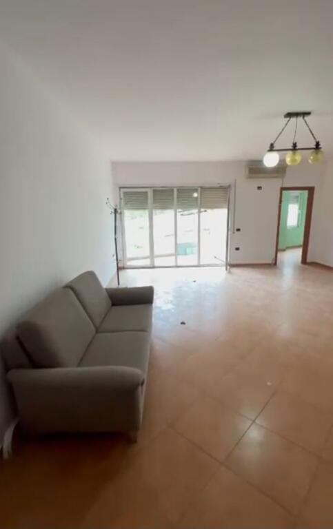 Shitet  apartament  3+1+2  +1 post parkim  Kodra e diellit  