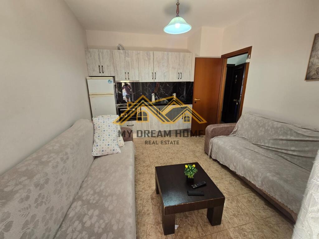 Apartament 1+1 për Qira tek Shkembi Kavajes, Durrës