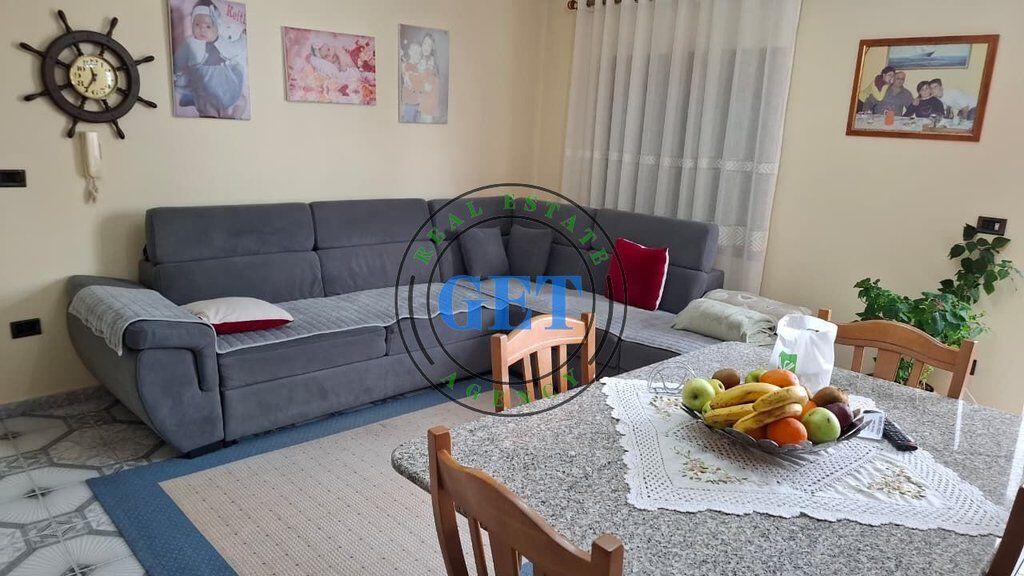 Shitet, Apartament 2+1, tek spitali, Durres.