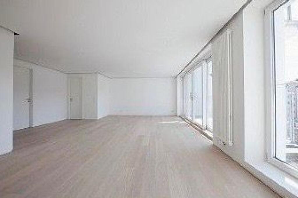 ZYRE ME QERA 100 M2 QENDER 1.500 EURO