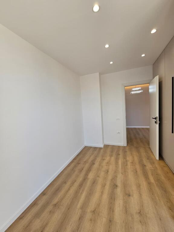 📌Shitet Apartament 2+1 me Garazh 📍 Pazari i Ri!!!