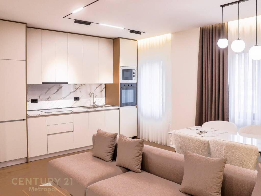 APARTAMENT MODERN PER QERA PRANE QENDRES SE TIRANES!