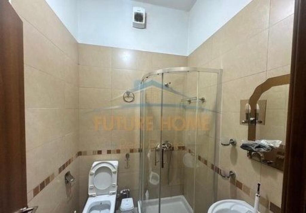 Apartament 2+1+2 Rruga Urani Pano