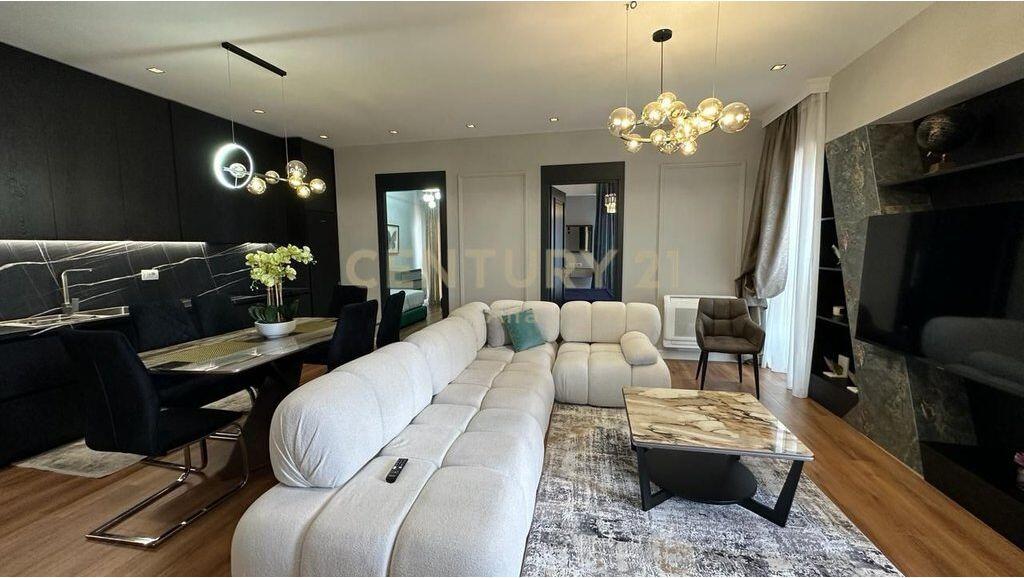 Apartament 3+1 per qira tek Garden Building