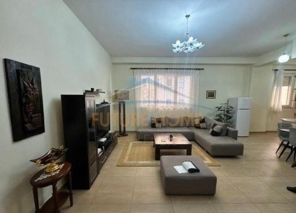 Apartament 2+1+2 Rruga Urani Pano