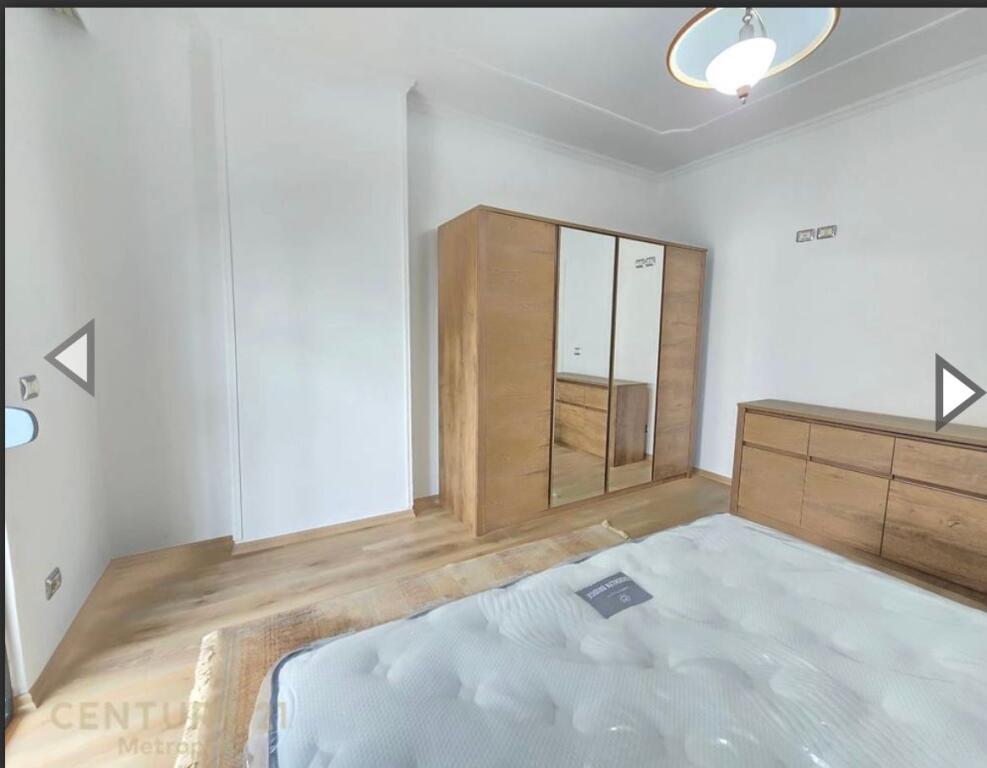 2+1,lussuosamente arredato a Shallvaret, prezzo 1150 euro