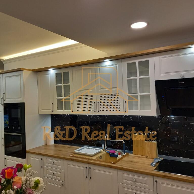 🏡 Jepet me qira apartament 1+1 – Rruga Margarita Tutulani