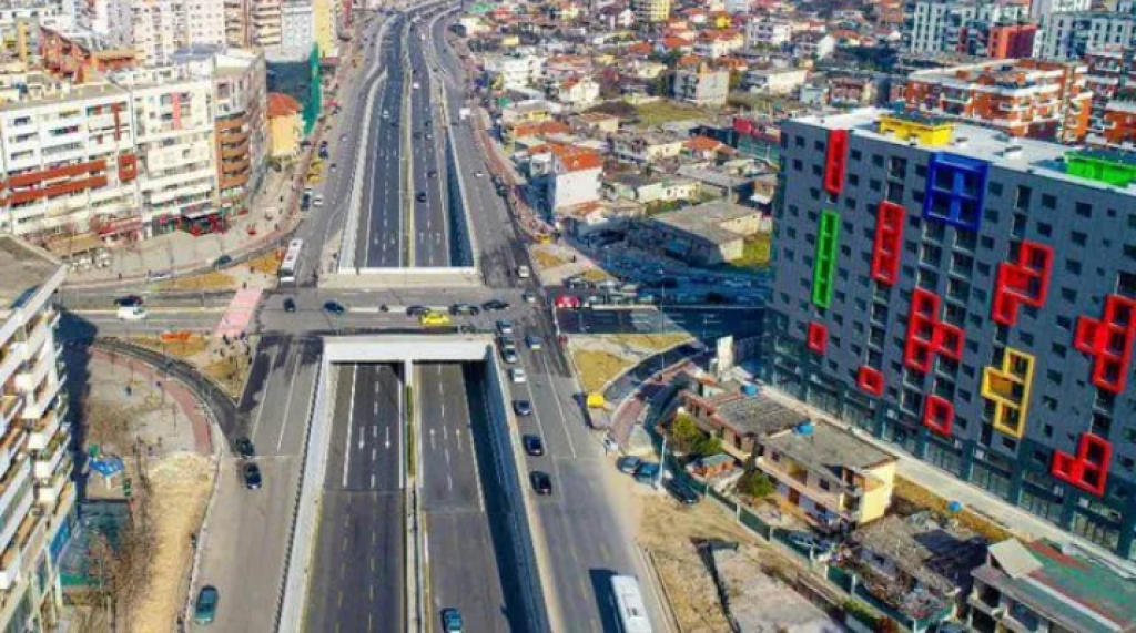 Negozio in Affitto – Astir, Viale di Kashar