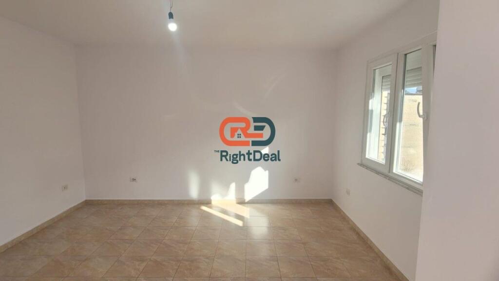 Prane 21 Dhjetorit, Shitet Apartament 1+1 Ideal Per Investim Dhe Per Banim !!