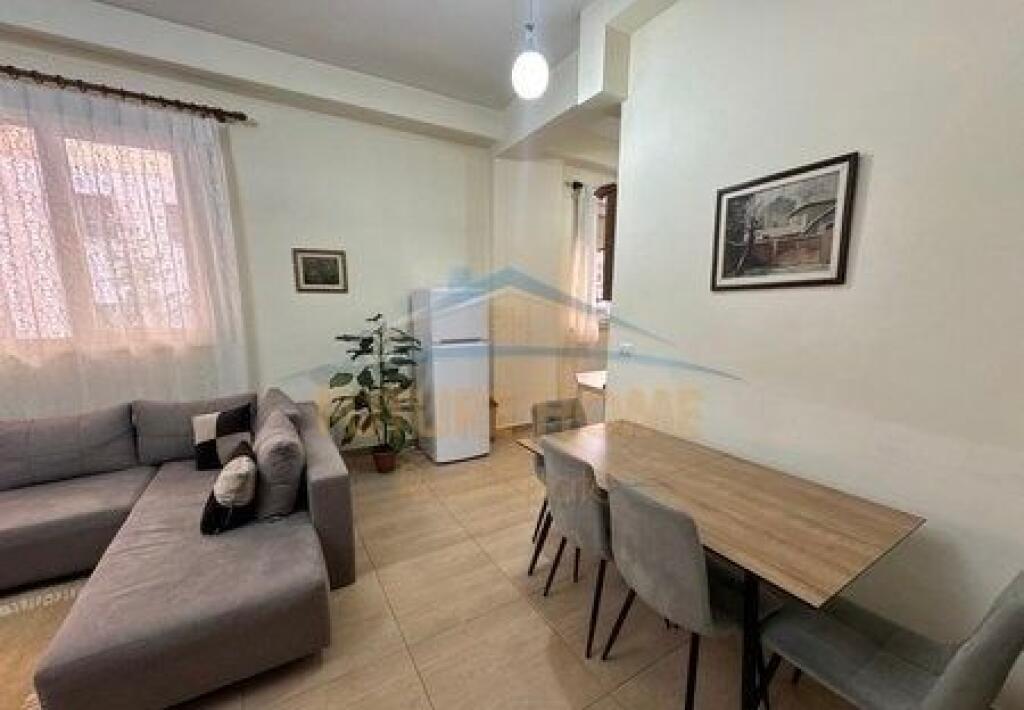 Apartament 2+1+2 Rruga Urani Pano