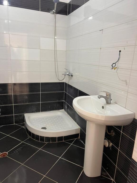 Apartament me qera - Astir