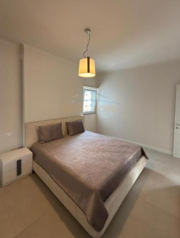 Shitet, Apartament 2+1+2 , Kika 2 , Komuna e Parisit.