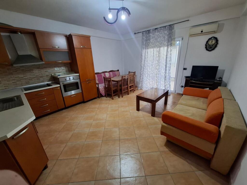 Jepet me Qera Apartament  1+1 Lagja 12 ne Durres