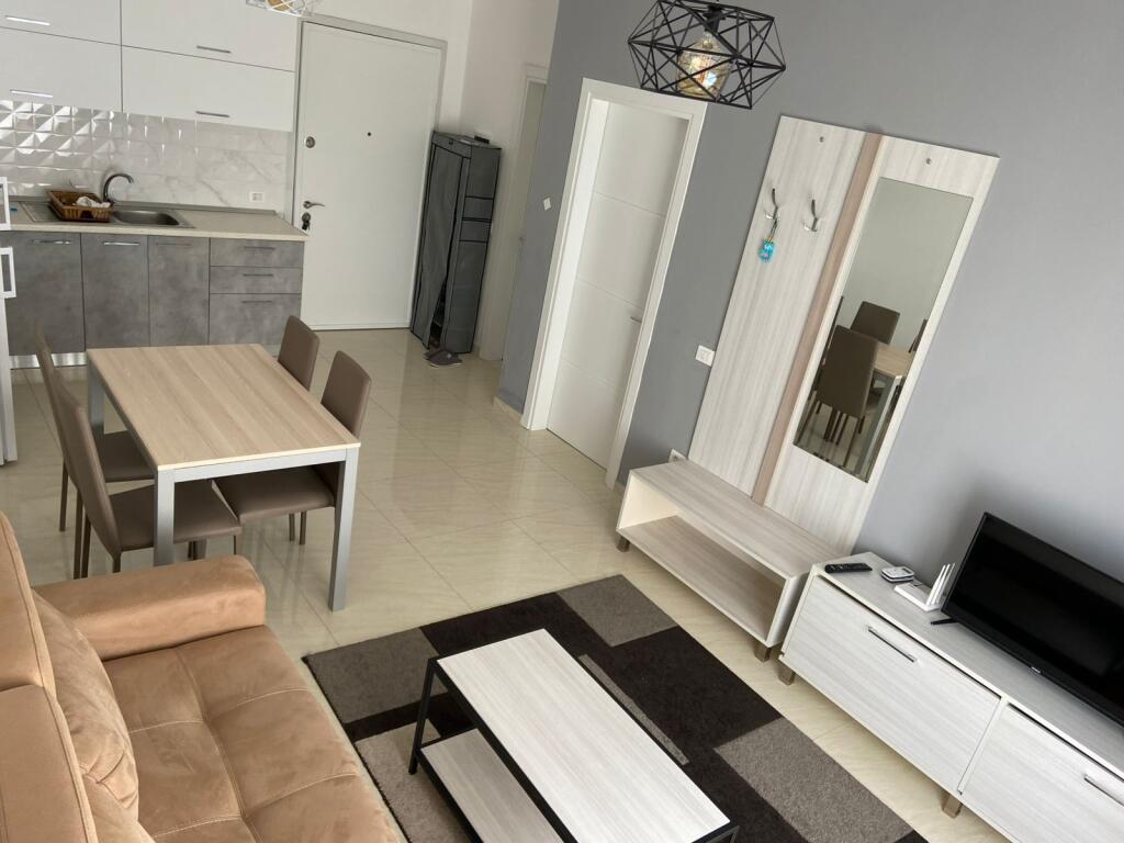 Jepet me Qera Apartament 1+1 Ne Golem