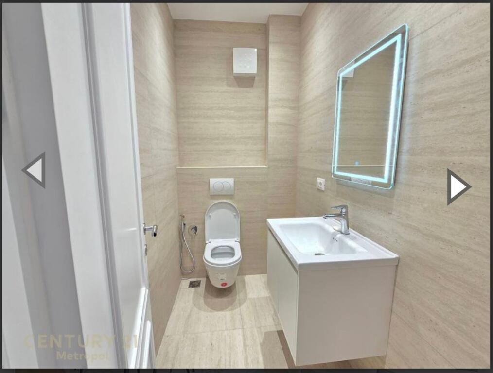 2+1,lussuosamente arredato a Shallvaret, prezzo 1150 euro