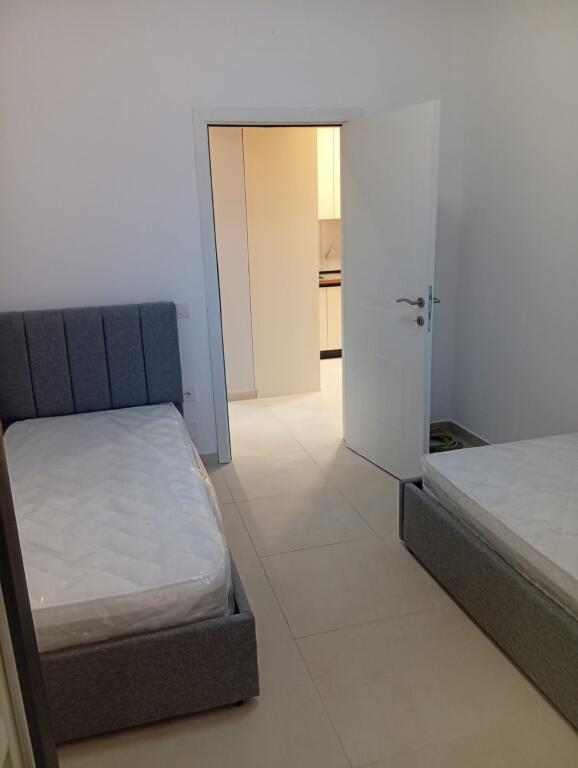 🏠Jepet me Qera Apartament 2+1+2 ne 5 Maj ,pas Concordit