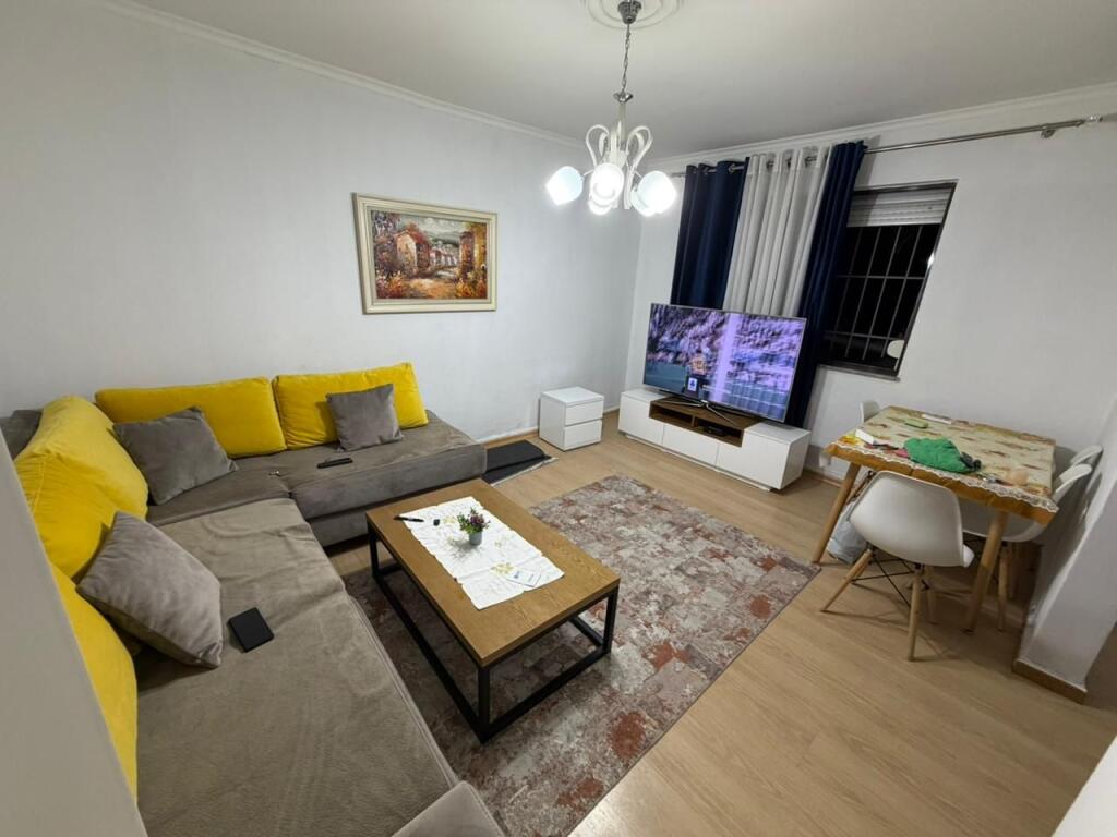🏡Appartamento 1+1 in affitto 📍 Indirizzo: Vecchio Parco, Via Ndre Mjeda💶 Prezzo: 500€ (non trattabile)