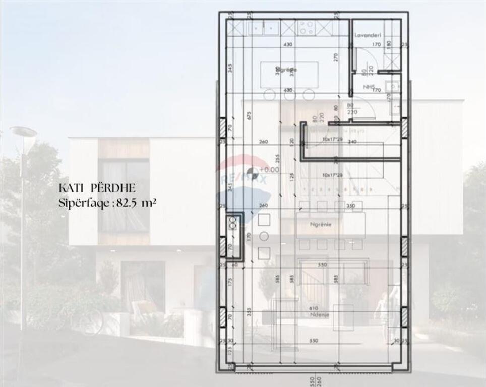 Shitet Vila 3 kate buze Liqenit te Farkes