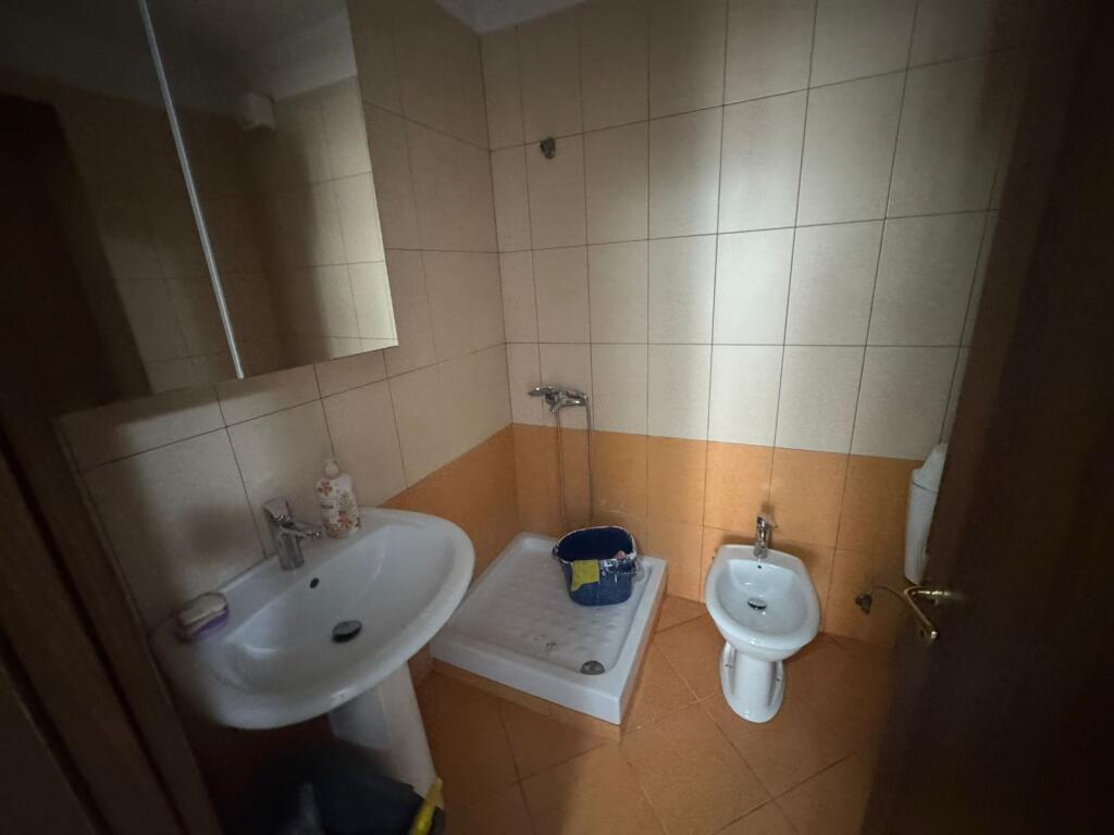 🏡Jepet me qira apartament 2+1 📍 Adresa: Rruga Jordan Misja💰 Çmimi: 70,000 lekë / muaj