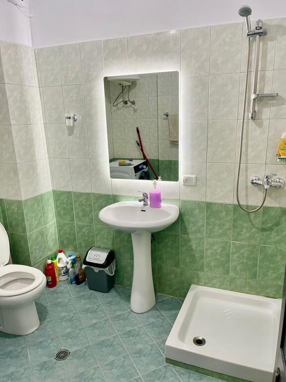 Apartament 2+1 per qira ne Laprake.