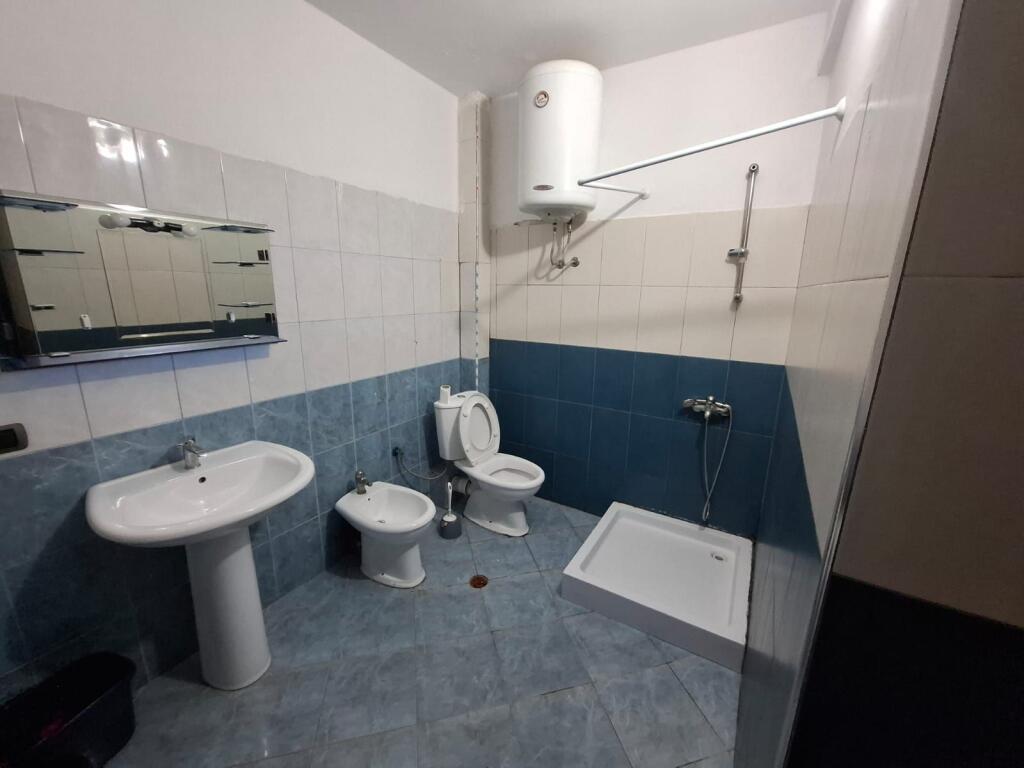 Jepet me Qera Apartament  1+1 Lagja 12 ne Durres