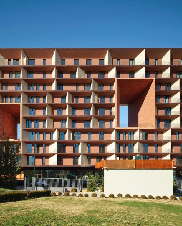 SHITET APARTAMENT 2+1 RRUGA E KOSOVAREVE 413.000 EURO