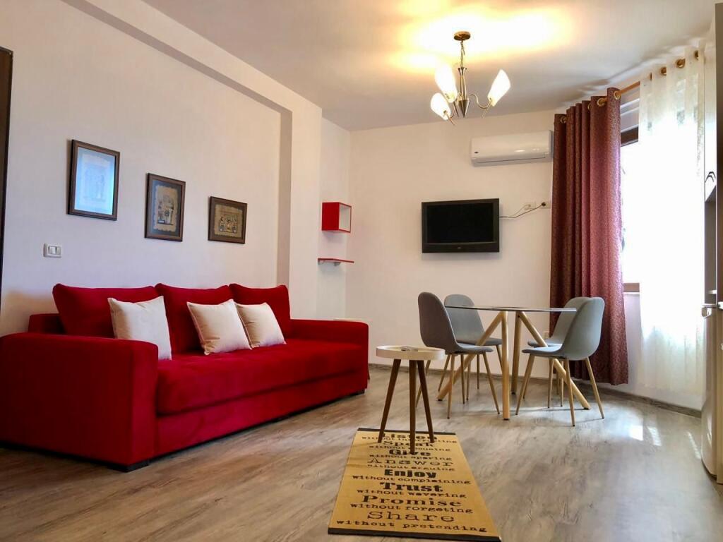 📣 QERA GARSONIERE 📍 Rruga e "Kavajes", Ish Parku i Autobuzeve ✨