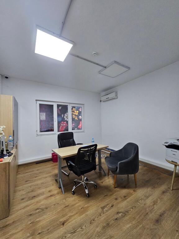 Ne BLLOK Jepet me Qira Zyrë me sipërfaqe 311 m² e ndarë me dy kate Rruga Sami Frasheri “pranë shkollës Edith Durham” Kati 1 sip 154 m Kati 2 sip 157