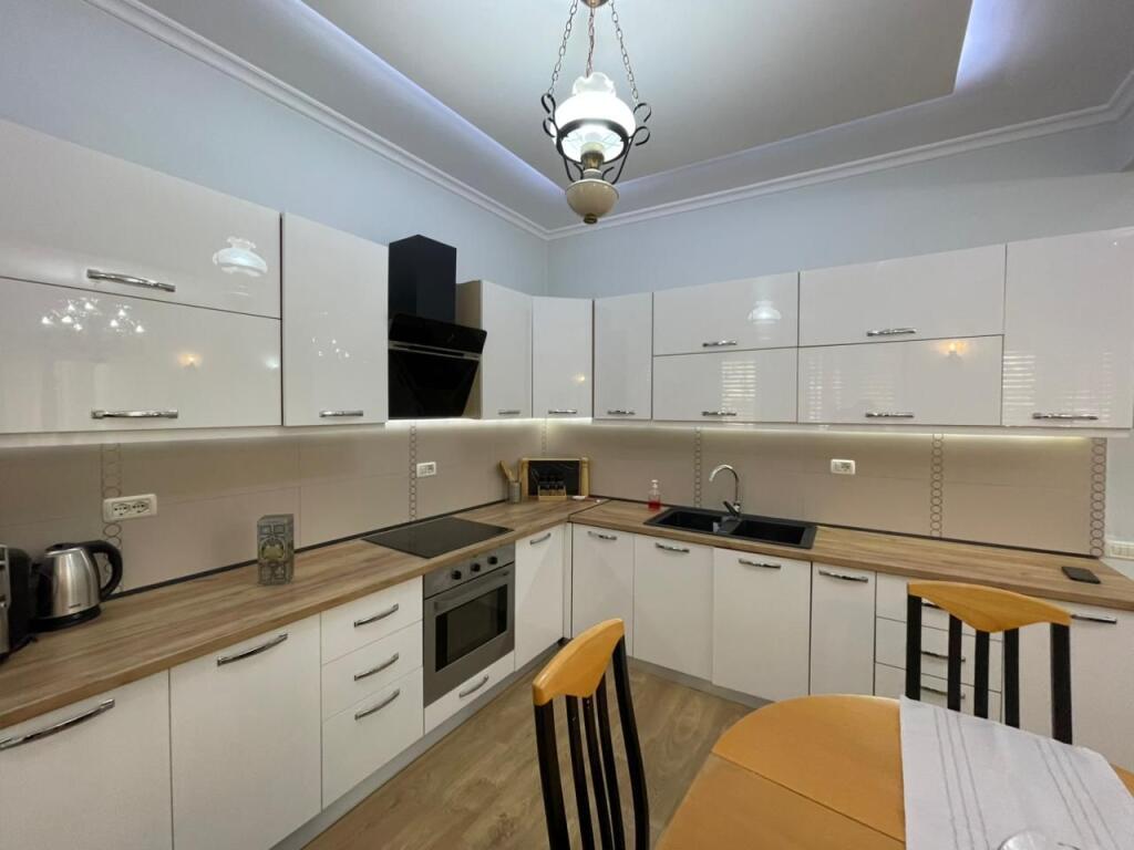 Apartament 2+1 me Qira tek Rruga Durresit