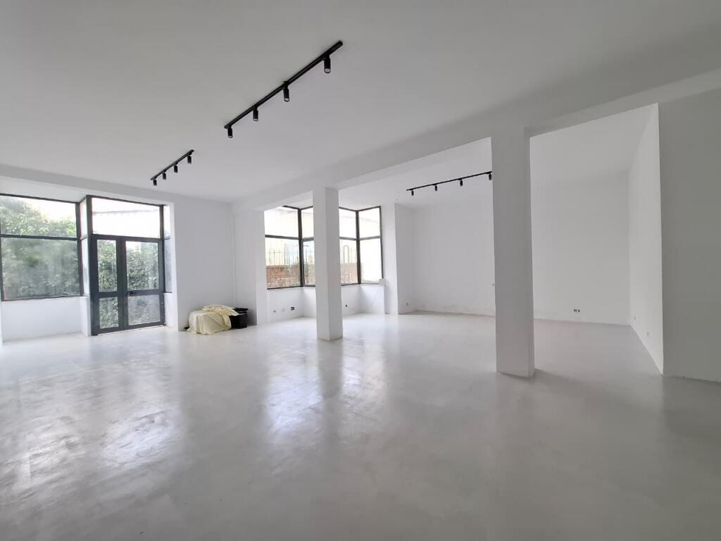 ZYRË ME Qira ,Open Space:📍 Qendër/ Fillim Rrugës Durrësit ( fiks mbrapa dyanit të luleve) 110 m2 || 780 euro🔥