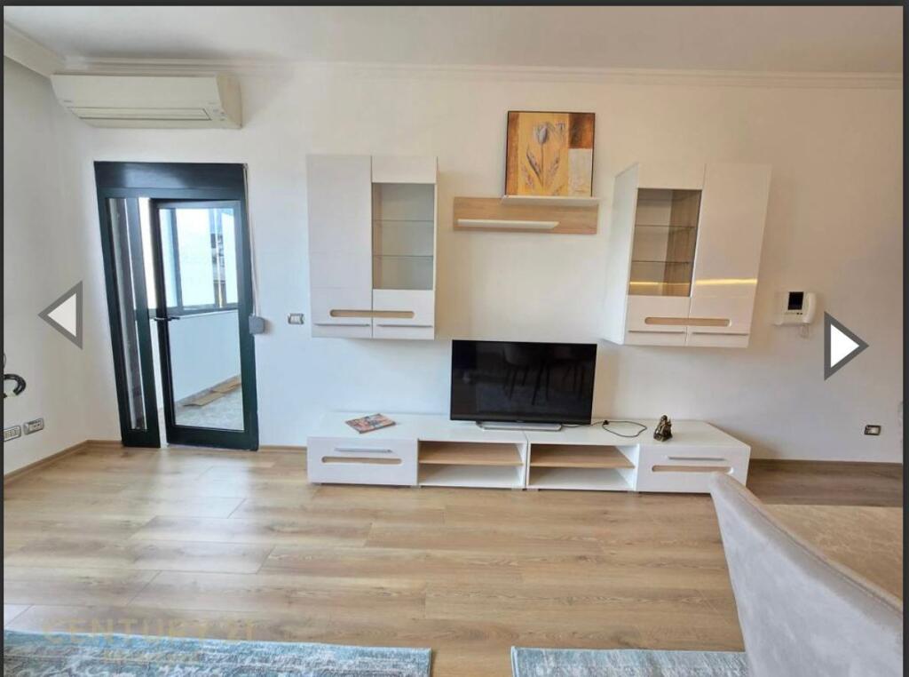 Jepet me qera 2+2 mobiluar Myslym shyri 1150 eu