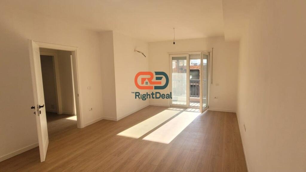 In Via Hoxha Tahsim, Appartamento 2+1 in Affitto, Con Planimetria e Orientamento Perfetti !!!