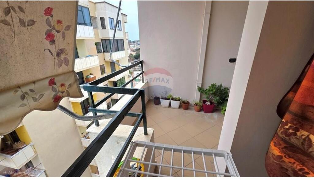 Apartament 3+1+2 ne shitje tek Rr. e Cipajve