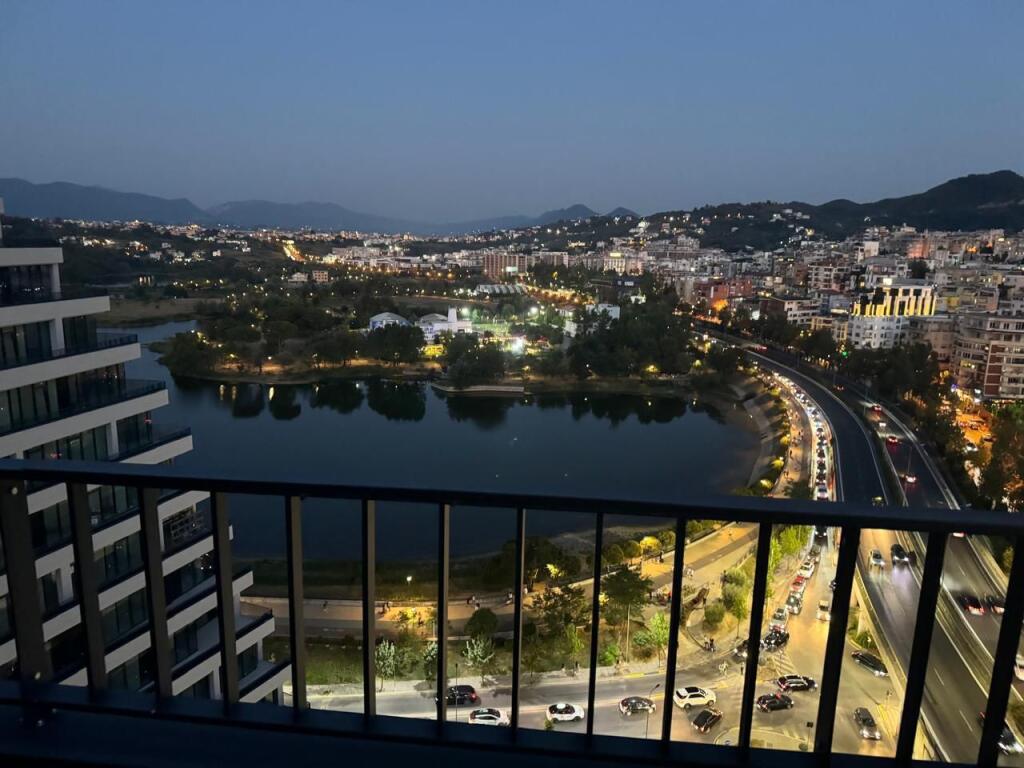 Penthouse për Shitje – Lake View Residence, Tiranë