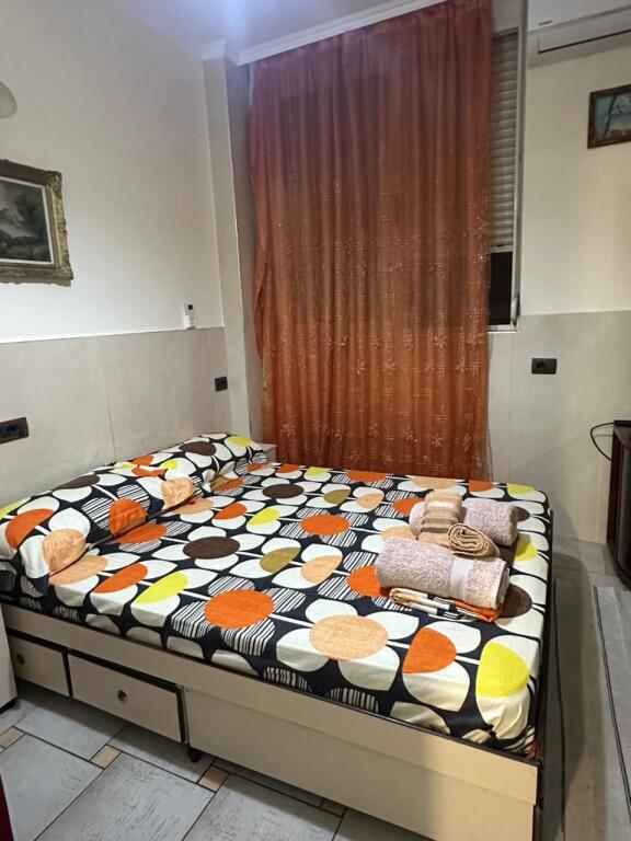 Apartament 1+1 me Qira – Rruga 5 Maji