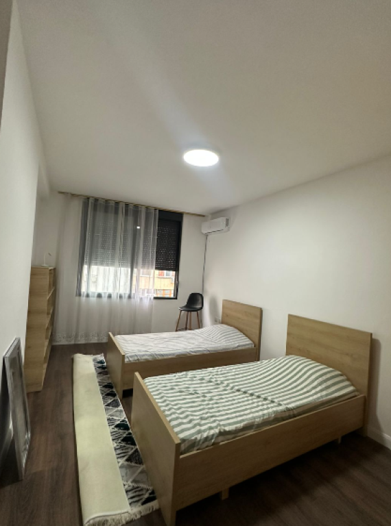 🏡 Jepet me Qira Apartament 3+1 – Komuna e Parisit