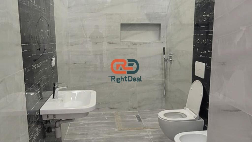 In Via Hoxha Tahsim, Appartamento 2+1 in Affitto, Con Planimetria e Orientamento Perfetti !!!