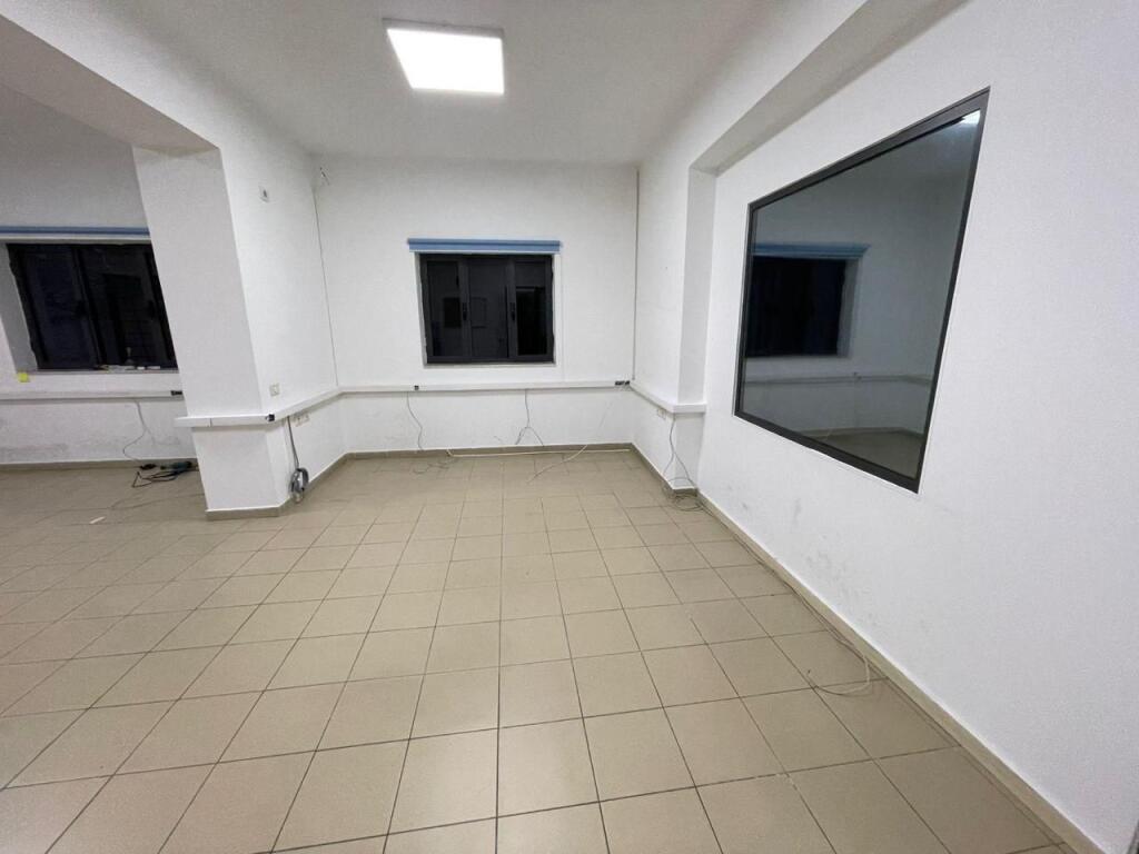 SHOP FOR RENT 140 M2 PAZAR I RI 900 EURO