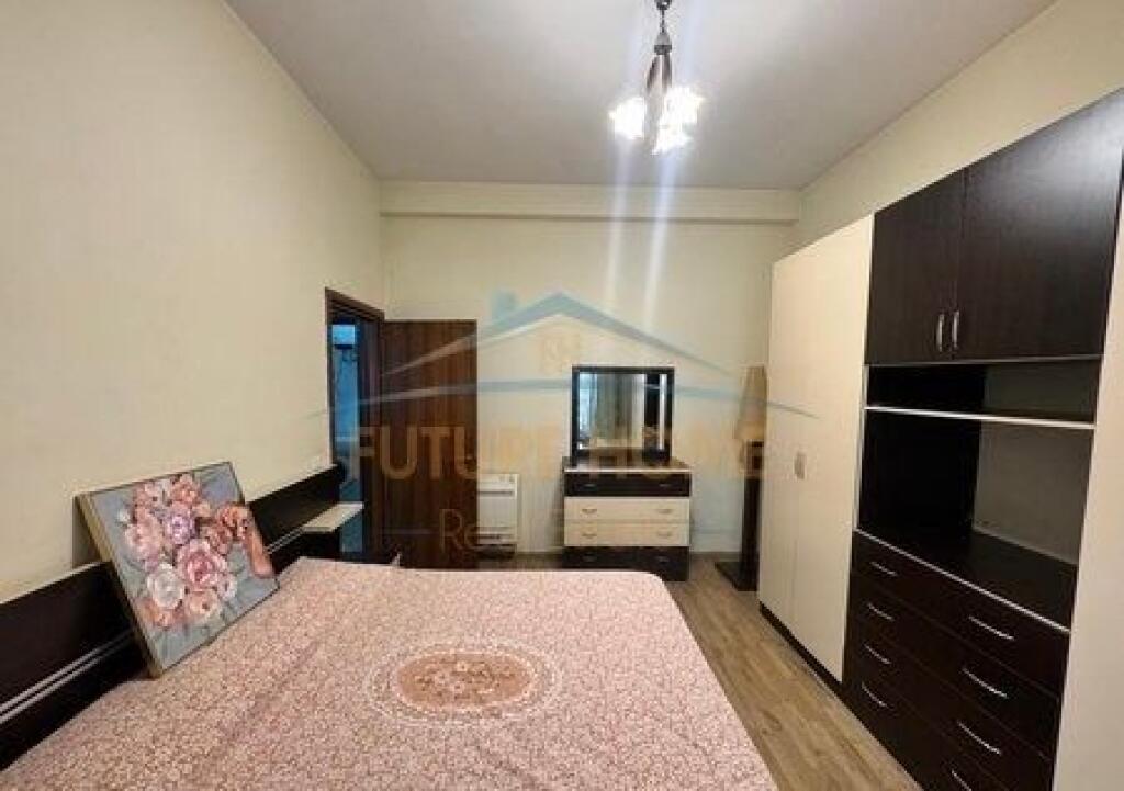 Apartament 2+1+2 Rruga Urani Pano