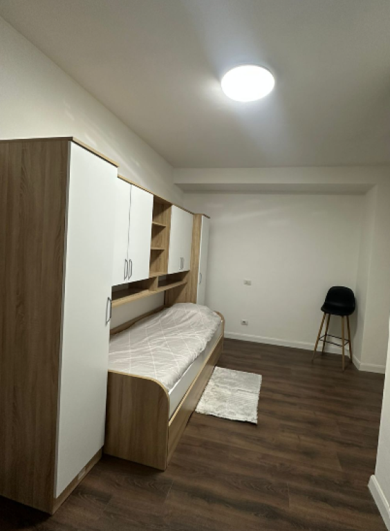 🏡 Jepet me Qira Apartament 3+1 – Komuna e Parisit