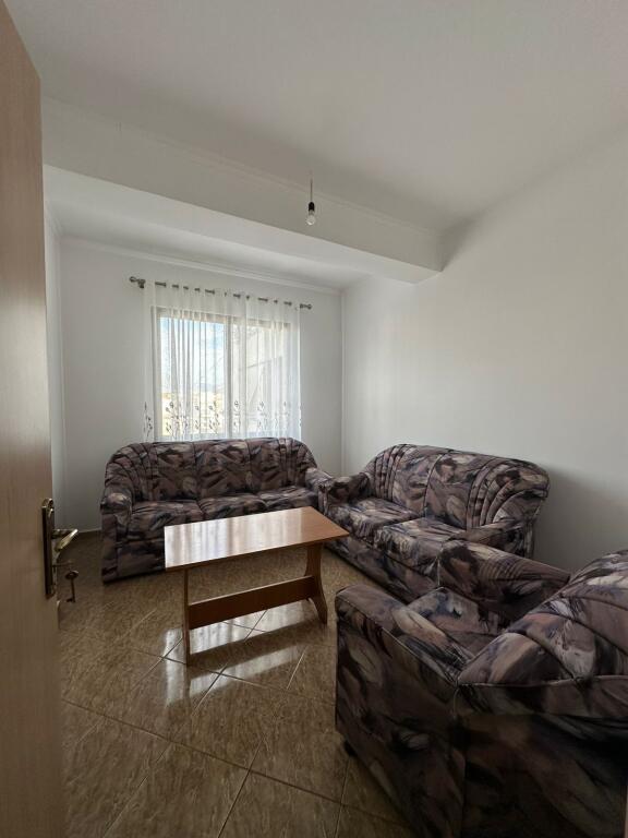 Apartament 2+1 me qira Bulevardi Migjeni