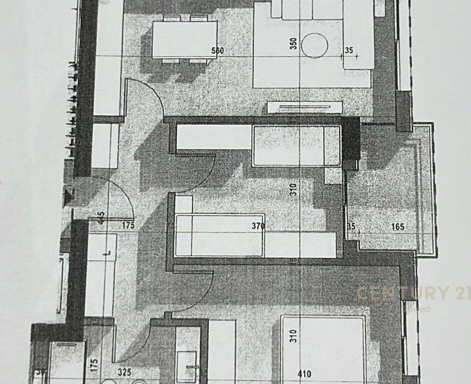 Shitet apartament 2+1 – Rruga 5 Maj!!